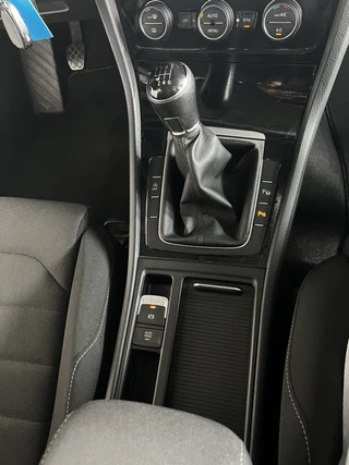 Volkswagen Golf Volkswagen Golf 1.2 TSI / Uitlaatklep / Adaptive Cruise / Stoelverwarming / Spoiler Pakket - afbeelding nr 20