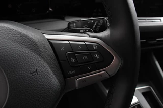 Volkswagen Golf Volkswagen Golf 1.5 eTSI 150pk Style | Sfeer verlichting | Navigatie | Climate control | Camera | Adaptive Cruise control | Led | Parkeer sensoren | Lichtmetalen Velgen - afbeelding nr 14