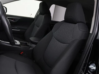 Toyota RAV4 Toyota RAV4 2.5 Hybrid AWD Dynamic | Stoel & stuurverwarming |  Trekhaak | Camera | Carplay | Full LED | Keyless | Navigatie - afbeelding nr 5