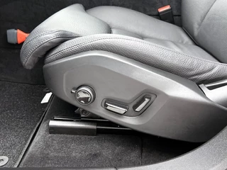 Volvo XC60 Volvo XC60 2.0 T6 AWD Ultimate Dark | 360° Camera | Bowers & Wilkins | Luch - afbeelding nr 27