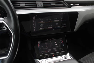 Audi e-tron Audi e-tron Sportback 50 quattro S edition 71 kWh / Panoramadak / Camera / Luchtvering / 20'' / Leder&Alcantara / DAB / ACC / Navigatie / Stoelverwarming - afbeelding nr 6