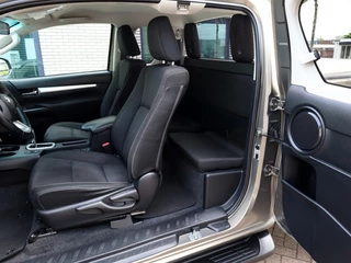 Toyota Hilux Toyota Hilux 2.8 D-4D XtraCab Professional Premium | Automaat | 3500 KG Trekg - afbeelding nr 13