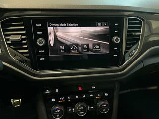 Volkswagen T-Roc Volkswagen T-Roc 1.5 TSI R-Line/ Camera/ Pano.Dak/ Virtual Dashboard - afbeelding nr 16
