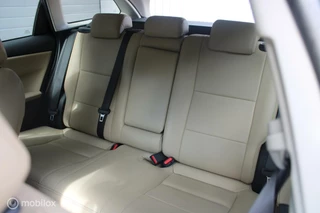Toyota Auris Toyota Auris Touring Sports 1.8 Hybrid Lease pro | Beige Leer | Panoramadak | Full Led | Parkeersensoren. - afbeelding nr 7