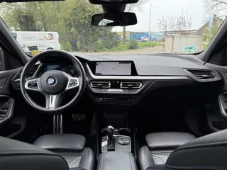 BMW 1 Serie BMW 1-serie 118i M-Sport | Leder | Apple Carplay | Live Cockpit | - afbeelding nr 17
