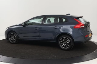 Volvo V40 Volvo V40 2.0 T2 Nordic+ | Stoelverwarming | Full LED |  Camera | Standkachel | Navigatie | Bluetooth | Climate control | Cruise control - afbeelding nr 2