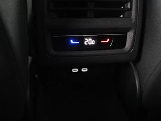 Volkswagen Golf Volkswagen Golf 1.0 TSI Life | Stoel & stuurverwarming | Carplay |  Adaptive cruise | Navigatie | Sfeerverlichting | Full LED | Parkeerhulp | Getint glas - afbeelding nr 27
