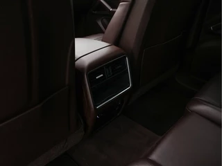 Porsche Cayenne (INCL-BTW) *PANO | CLUB-FULL-LEATHER | SOFT-CLOSE | MEMORY-PACK | SURROUND-VIEW | FULL-LED | NAVI-FULLMAP | AIR-SUSPENSION | DAB | DIGI-COCKPIT | PDC | CRUISE | SPORT-SEATS | 21
