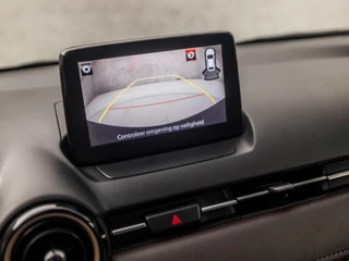 Mazda 2 (NAVIGATIE, CAMERA, HEAD-UP DISPLAY, STOELVERWARMING, GETINT GLAS, LEDEREN SPORTSTOELEN, LM VELGEN, CRUISE, NIEUWE APK, NIEUWSTAAT) - afbeelding nr 19