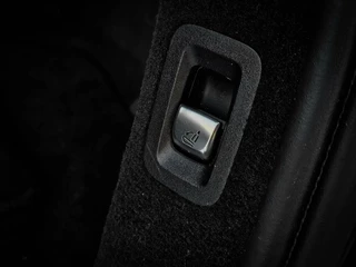 Mercedes-Benz C-Klasse Mercedes C-klasse Estate 180 AMG | LEDER | LED | FACELIFT | BOMVOL OPTIES - afbeelding nr 18