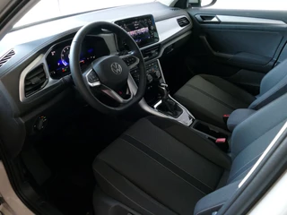 Volkswagen T-Roc Volkswagen T-Roc 1.5 TSI 150PK CARPLAY NAVI STOEL VERW. LED VIR.COCKPIT 03/2024 
