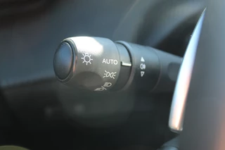 Peugeot 2008 Zo goed als nieuw, slechts 7.500km ! Navigatie, airco, telefoonvoorb. metallic lak, LM wielen, Isofix, Apple Carplay/Android auto etc, etc. - afbeelding nr 8