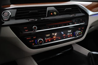 BMW 5 Serie Cruise Control, Navigatie, LEER, Panoramadak, xDrive - afbeelding nr 12
