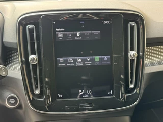Volvo XC40 Volvo XC40 1.5 T5 Twin Engine R-Design Automaat | Achteruitrijcamera | LED verlichting | Trekhaak uitklapbaar | Stoelverwarming | Climate control | Cruise control adaptief | Dode hoek detectie | Getint glas | Parkeersensoren voor en achter - afbeelding nr 21