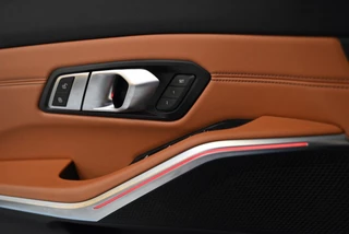 BMW 3 Serie BMW 3-serie Touring 320i High Executive Edition - Adaptive Cruise Control - Memory - Panoramadak - El. Trekhaak - Dashboard Leder - afbeelding nr 61