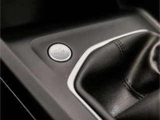 Volkswagen Golf Volkswagen Golf 1.0 TSI Sport (APPLE CARPLAY, GROOT NAVI, MEMORY SEATS, ALCANTARA, CAMERA, SPORTSTOELEN, KEYLESS, LM VELGEN, LED KOPLAMPEN, NIEUWSTAAT) - afbeelding nr 26