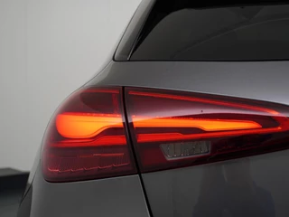 Mercedes-Benz A-Klasse Mercedes-Benz A-klasse 200 AMG Line RIJKLAARPRIJS INCL. 12 MND. BOVAGGARANTIE | PANO | CAMERA | AMBILIGHT - afbeelding nr 9