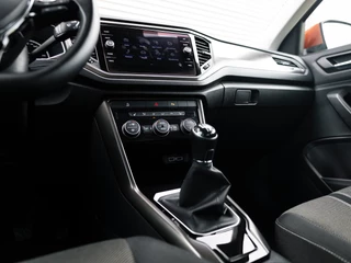 Volkswagen T-Roc Volkswagen T-Roc 1.5 TSI Sport CarPlay Camera Cruise - afbeelding nr 28