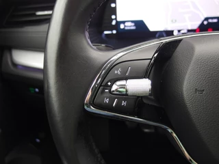 Škoda Octavia Škoda Octavia Combi 1.0 TSI Business Edition TREKHAAK / CARPLAY / SFEERVERLICHTING / NAVI / CLIMA / PDC / BLUETOOTH / CRUISE / NL-AUTO - afbeelding nr 25
