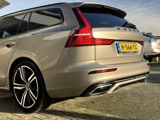 Volvo V60 Volvo V60 2.0 T4 R-Design 19''+STANDKACHEL+TREKH+H&K+CARPLAY - afbeelding nr 13