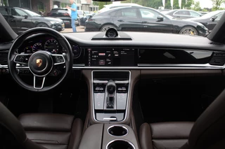 Porsche Panamera Porsche Panamera Sport Turismo 2.9 4 E-Hybrid / Panoramadak / 360Camera / Achterasbesturing / 21'' / Sportdesign + Chrono / Bose / Sportuitlaat / Luxe Leder / DAB / Stuurverwarming / Stoelverwarming 4x / Navigatie / DAB / Cruise Control - afbeelding nr 2