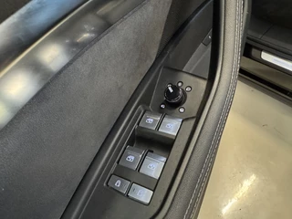 Audi e-tron Audi e-tron e-tron 50 quattro | SOH 88% |2x S-Line Black Edition 71 kWh | Pano | Afn. trekhaak | Carplay | Adaptive cruise | Stoelverwarming - afbeelding nr 23