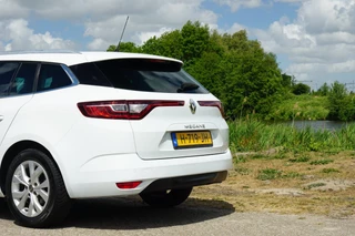Renault Mégane Estate Renault Mégane Estate 1.3 TCe 140pk Limited - Blanc Glacier - 158dkm - Keurig - afbeelding nr 10