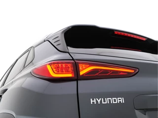 Hyundai Kona (INCL-BTW) Aut.*KRELL-AUDIO | HEAD-UP | NAVI-FULLMAP | KEYLESS | SHIFT-PADDLES | LANE-ASSIST | CAMERA | DAB | ECC | PDC | ADAPTIVE-CRUISE | COMFORT-SEATS | 17