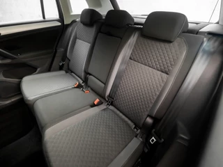 Volkswagen Tiguan 150Pk Automaat (VIRTUAL COCKPIT, APPLE CARPLAY, NAVIGATIE, KEYLESS, STOELVERWARMING, CLIMATE, SPORTSTOELEN, ADAPTIVE CRUISE, LED KOPLAMPEN, PARKEERSENSOREN, NIEUWE APK, NIEUWSTAAT) - afbeelding nr 15