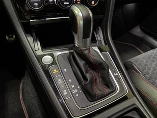 Volkswagen Golf Volkswagen Golf 2.0 TSI GTI Performance - afbeelding nr 26