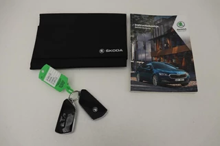 Škoda Octavia Skoda Octavia 1.0 e-TSI Business Edition Plus |  Stoelverwarming | Trekhaak | Camera | Adaptive cruise | Memory | Carplay | Side Assist | Full LED | Keyless | Park Assist | Navigatie - afbeelding nr 9