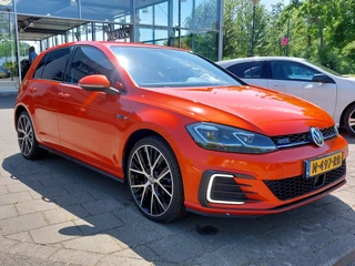 Volkswagen Golf 1.4 TSI PHEV GTE Executive | Navi | Clima | Adap.Cruise | Led Koplampen | Bluetooth Carkit+Streaming | Pdc V+A+Camera | Licht+Regensensor | Sfeerverlichting | Privacy Glass | 19''lm |Trekhaak - afbeelding nr 3