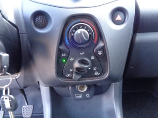 Toyota Aygo Toyota Aygo 1.0 VVT-i X-fun ; Airco ; 6 Mnd garantie - afbeelding nr 23