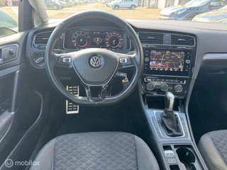 Volkswagen Golf Volkswagen Golf 1.5 TSI Highline Business R-Line edition  150pk,  DSG Automaat , Navigatie , Parkeerhulp Voor & Achter , Verwarmde voorstoelen , Prive glas , Velgen zwart incl all weahter banden  , - afbeelding nr 17