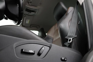 Volvo XC60 Volvo XC60 2.0 T5 Summum | 1e eigenaar | Leder |  Stoelverwarming | Trekhaak | Navigatie | Sportstoelen | Memory | Bluetooth | Climate control - afbeelding nr 6