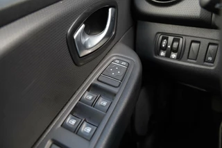 Renault Clio Renault Clio Estate TCe 90 Limited Airco Navigatie Cruisecontrol Keyless Lichtmetalen velgen NL-Auto NAP! - afbeelding nr 20