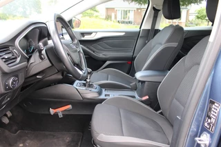 Ford Focus Ford Focus Wagon 1.0 125pk Trend Edition Business airco/cruise/navi/trekhaak - afbeelding nr 4