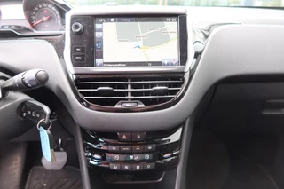 Peugeot 208 Peugeot 208 1.2 e-VTi Style AUTOMAAT 82pk NAVI, PDC, Cruise, 1e eigenaar - afbeelding nr 9