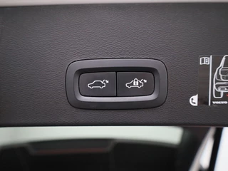 Volvo XC40 Volvo XC40 1.5 T5 Recharge R-Design | Panoramadak | Harman/Kardon | 360 camera | Memorystoelen | Alcantara | - afbeelding nr 33
