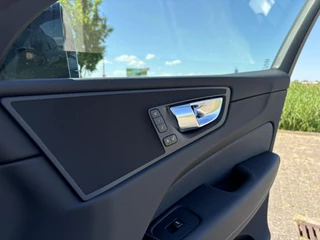 Volvo XC60 Volvo XC60 2.0 T8 Plug-in hybrid AWD Plus Black Edition | 360 Camera | Memorystoelen | Voorruitverwarming - afbeelding nr 26
