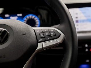 Volkswagen Golf Volkswagen Golf 1.5 TSI Sportline 150Pk (APPLE CARPLAY, GROOT NAVI, STUUR/STOELVERWARMING, SFEERVERLICHTING, SPORTSTOELEN, GETINT GLAS, KEYLESS, ADAPTIVE CRUISE, PARKEERSENSOREN, NIEUWE APK, NIEUWSTAAT) - afbeelding nr 20