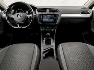 Volkswagen Tiguan (APPLE CARPLAY, GROOT NAVI, CLIMATE, GETINT GLAS, ADAPTIVE CRUISE, SPORTSTOELEN, PARKEERSENSOREN, DAB+, NIEUWE APK, NIEUWSTAAT) - afbeelding nr 6