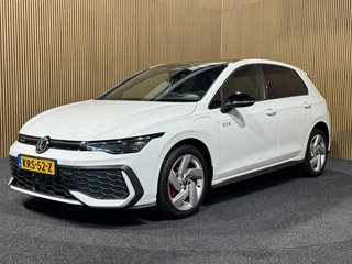Volkswagen Golf 1.5 eHybrid GTE | Stoel/stuurverwarming | HUD | Camera | Ad. Cruise |