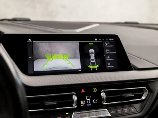 BMW 2 Serie Automaat (PANORAMADAK, M PAKKET, APPLE CARPLAY, HEAD-UP DISPLAY, MEMORY SEATS, STUUR/STOELVERWARMING, ADAPTIVE CRUISE, HARMAN/KARDON, CAMERA, 19'' VELGEN, NIEUWSTAAT) - afbeelding nr 28