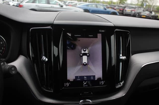Volvo XC60 Volvo XC60 2.0 T4 R-Design / 360Camera / Leder&Alcantara / 20'' / Navigatie / Dodehoek / DAB / Cruise Control - afbeelding nr 24