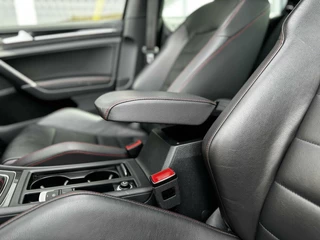 Volkswagen Golf Volkswagen Golf 2.0 TSI GTI|300PK|Pano|Adaptive cruise|Leder - afbeelding nr 20