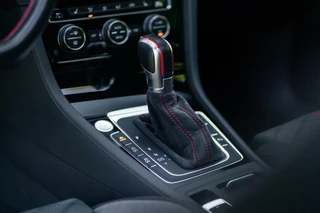 Volkswagen Golf Volkswagen Golf 2.0 TSI GTI TCR Pano Dsg Akrapovic - afbeelding nr 29