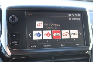 Peugeot 2008 Airco , Cruise control ,Trekhaak , Navigatie , Bluetooth Parkeersensoren achter , LED dagrijverlichting - afbeelding nr 12