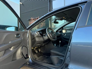 Renault Clio Renault Clio 1.2 TCe Limited | Volledig Onderhouden | Navigatie | Cruise Control | Climate Control | Stoelverwarming | Parkeersens - afbeelding nr 3