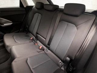 Audi Q3 Audi Q3 35 TFSI Sport 150Pk (NIEUW MODEL, VIRTUAL COCKPIT, GROOT NAVI, CLIMATE, STOELVERWARMING, KEYLESS, SPORTSTOELEN, CRUISE, PARKEERSENSOREN, ELEK ACHTERKLEP, MATRIX LED KOPLAMPEN, NIEUWSTAAT) - afbeelding nr 15